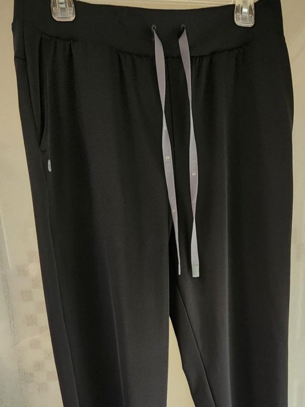 FIGS High-Waisted Black Scrub Jogger Pants – Women's Large/Tall